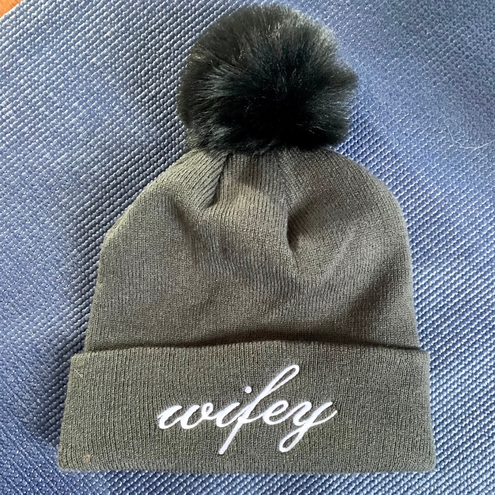 “Wifey” Pom Beanie